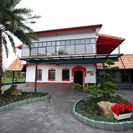 The Tiles Garden Yilan B&B Дуншань Екстер'єр фото